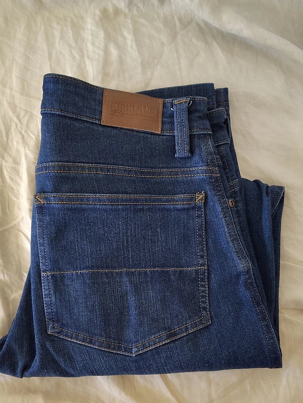Kirkland Signature Men’s Indigo Straight-Leg Jeans